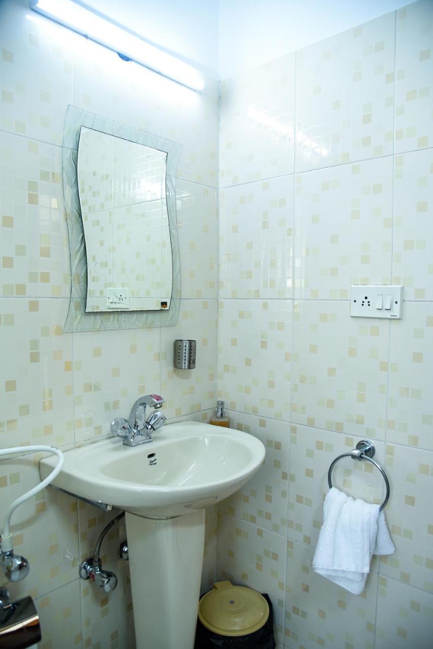 Bed & Breakfast Homestay|ballygunge|wifi| 2*